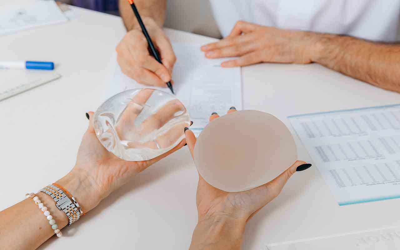 prothèse mammaire anatomique