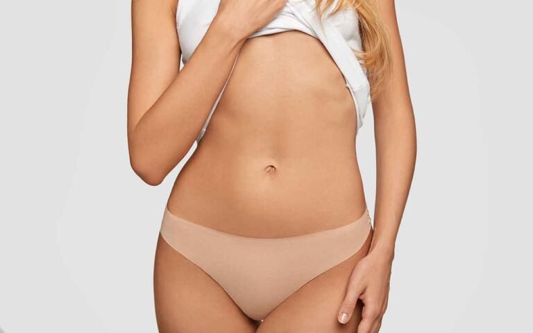 Transformation du ventre après chirurgie esthétique
